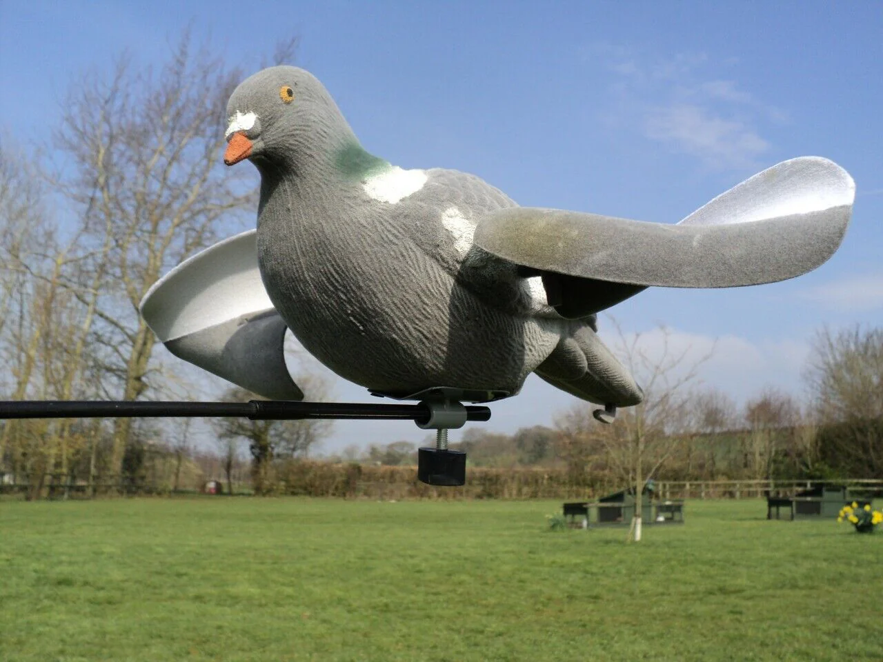 Air Pro Pigeon Decoy with Spinning Wings – Flocked Motion Decoys for Magnets and Bouncers - Image 2
