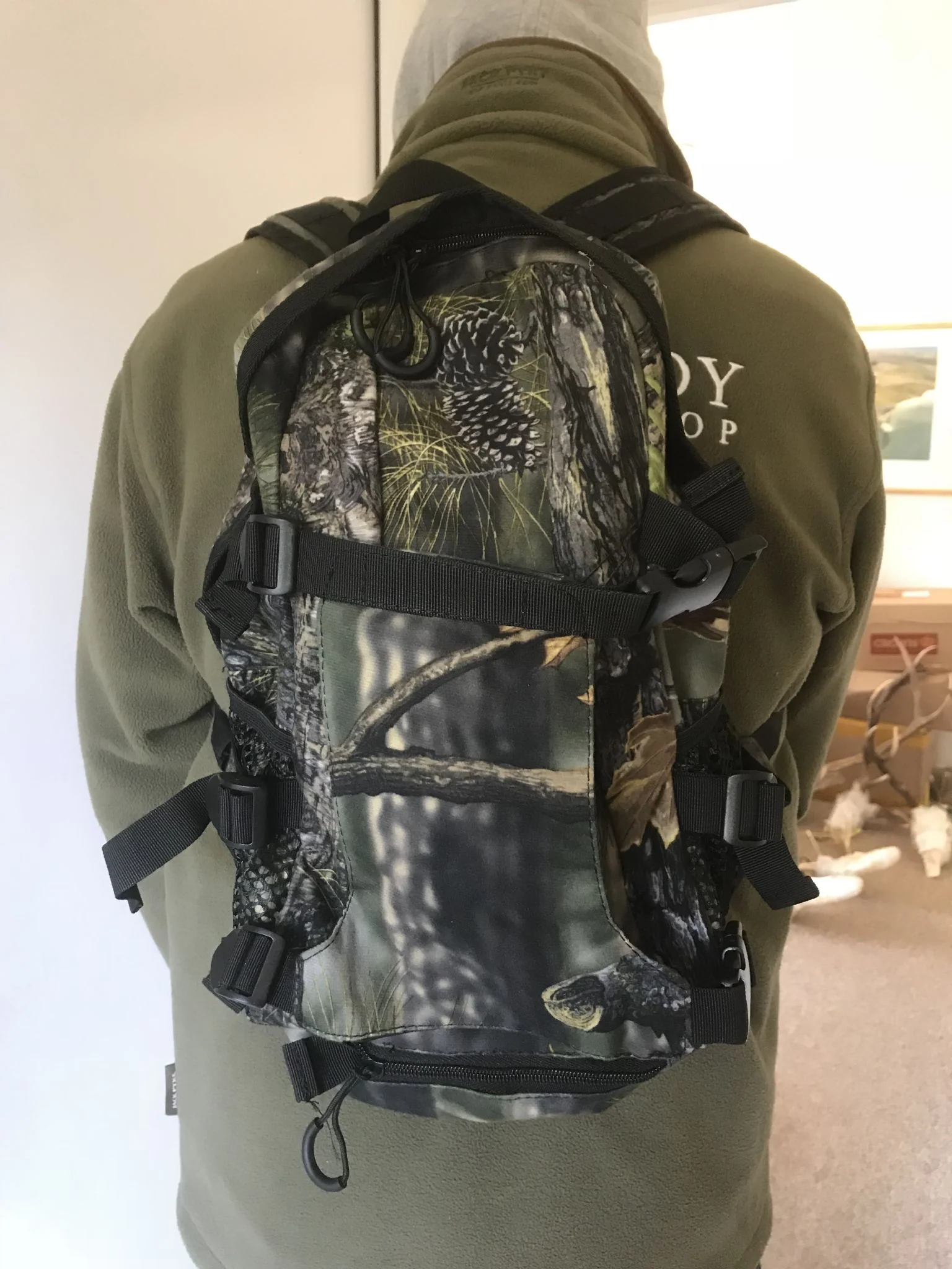 BACKPACK RIFLE HOLDER - Image 3