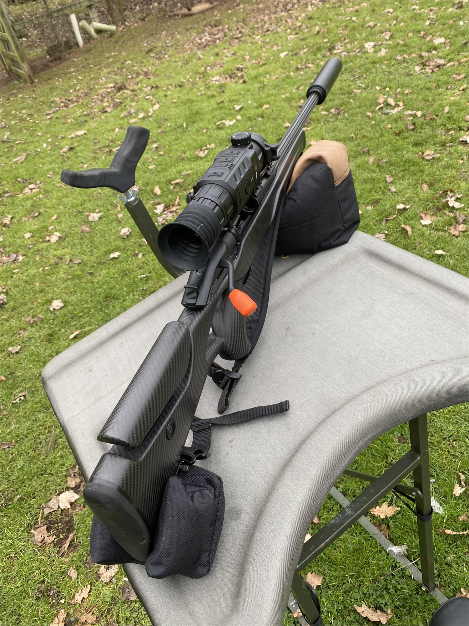 BLACK & BROWN TWO PIECE RIFLE REST - Image 5