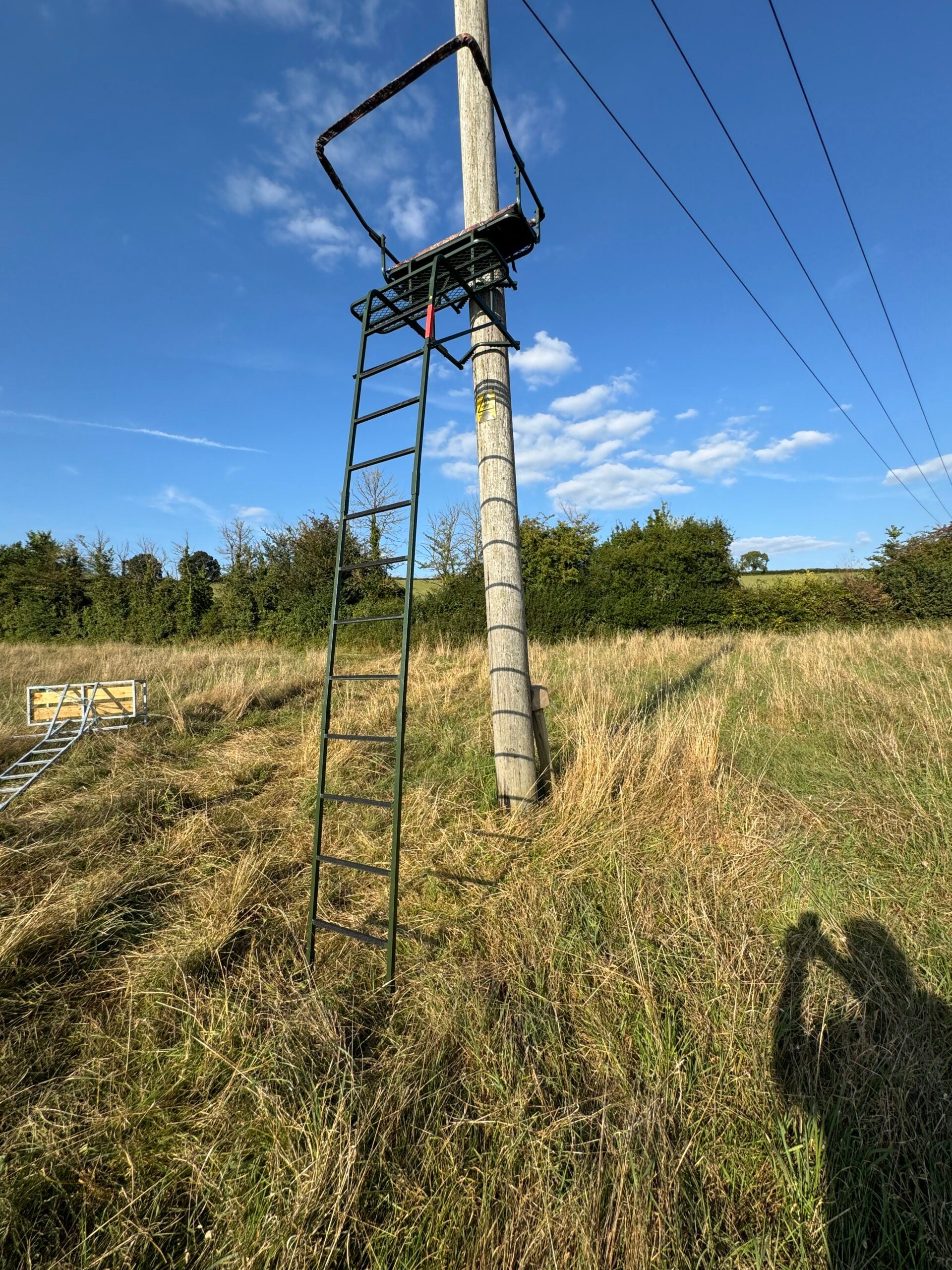 Double Lean To High Seat Two Man Ladder Stand with Padded Seating Galvanised - Image 3