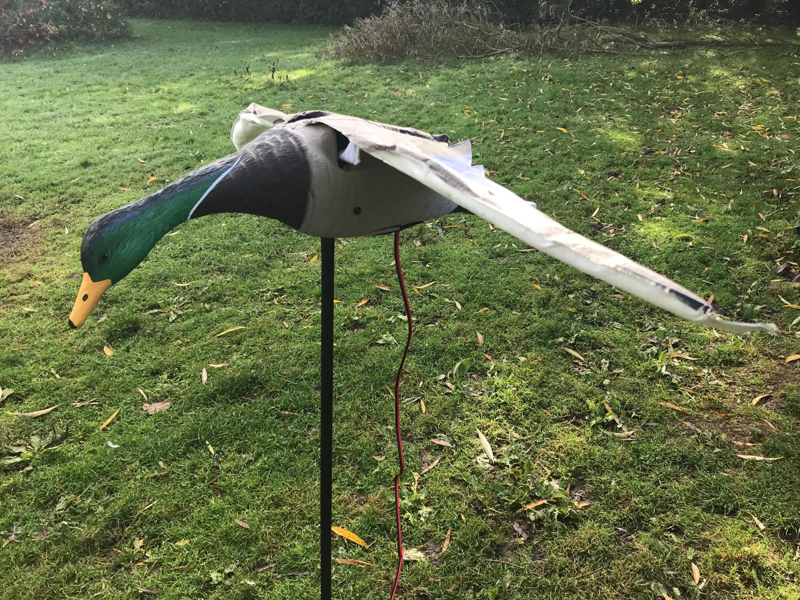 Flapping Mallard Duck Decoy - Image 9