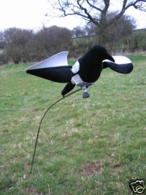 Flocked Magpie Airpro Decoy with Spinning Wings - Image 2