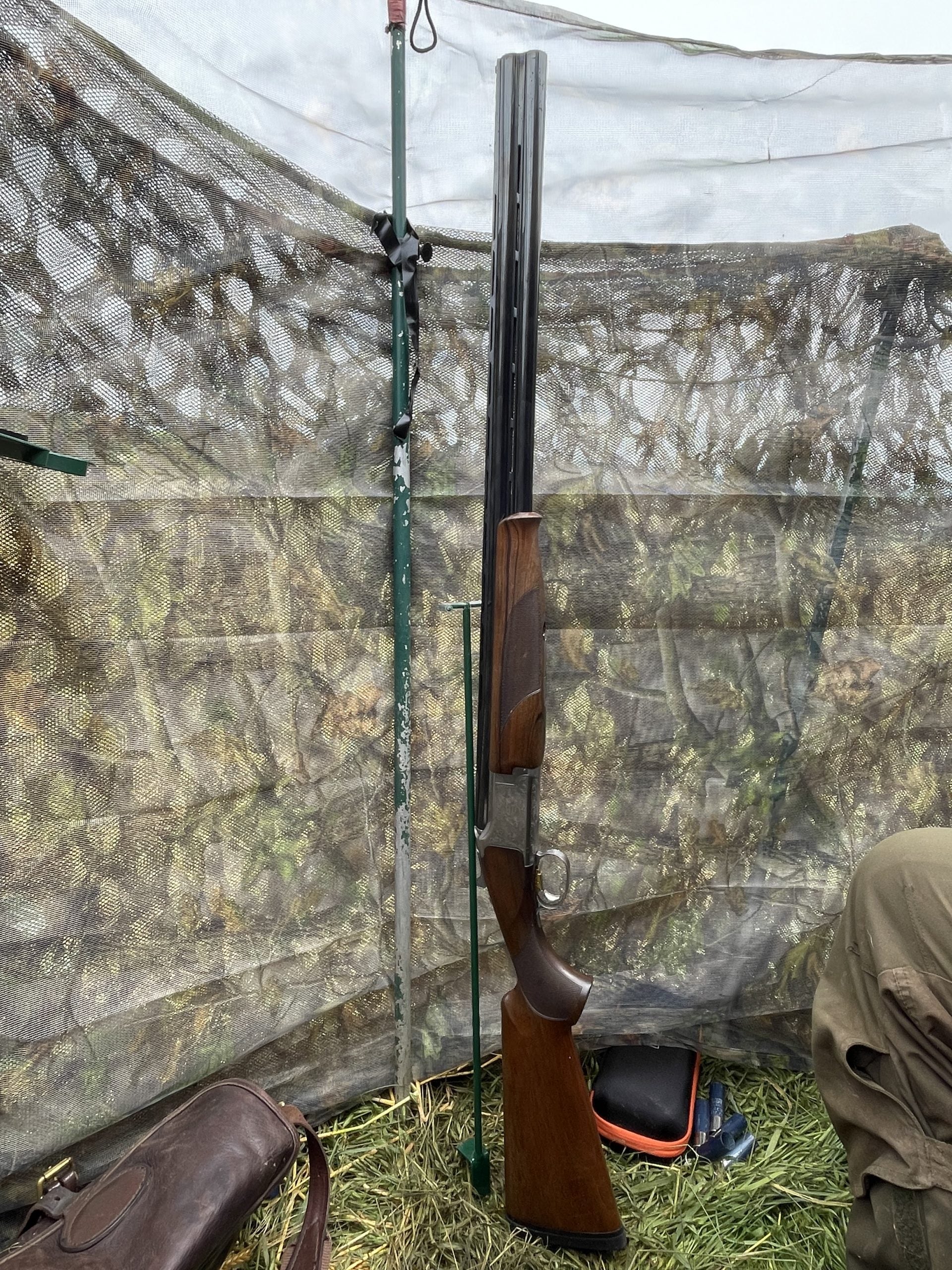 GUN STAND FOR HIDE - Image 4