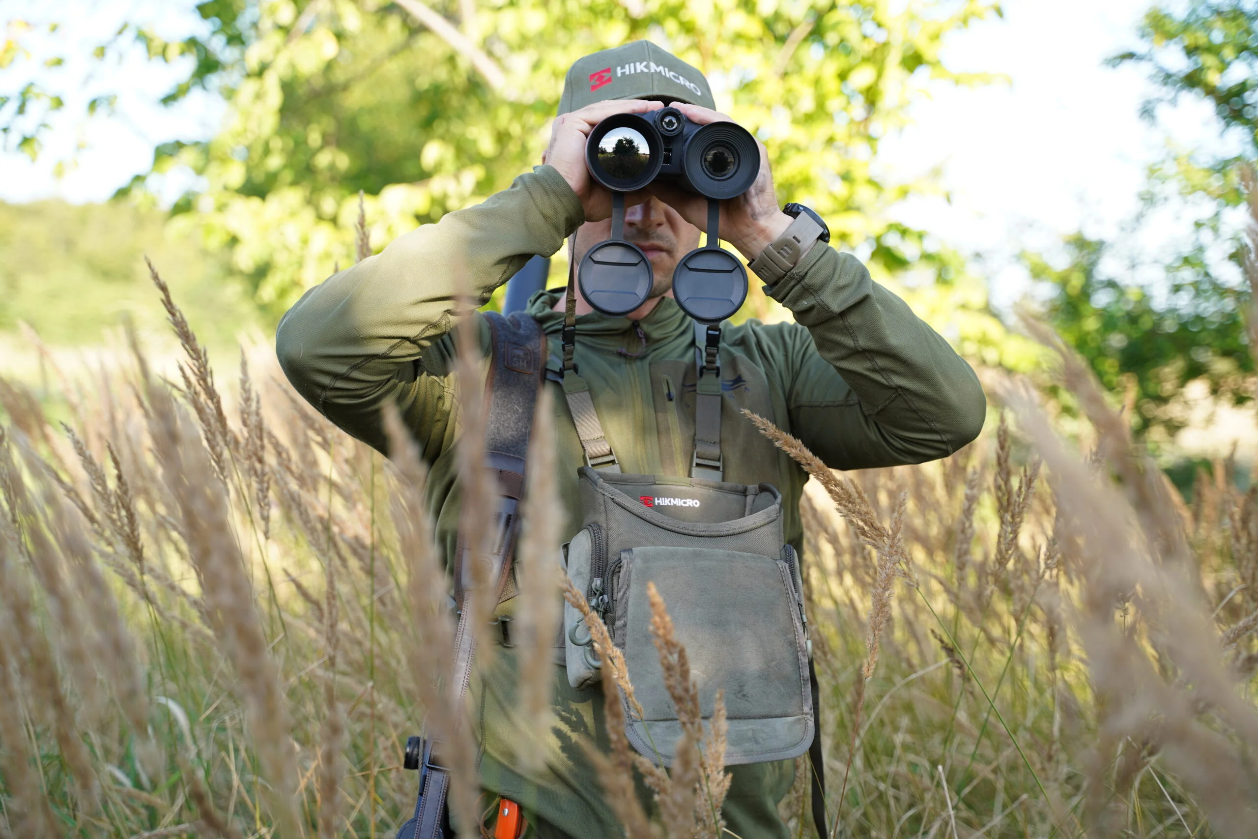 HIKMICRO Habrok Pro HQ50L Multi-Spectrum Thermal Binocular - 640px 50mm with 4K Optical Camera LRF and Harness - Image 12