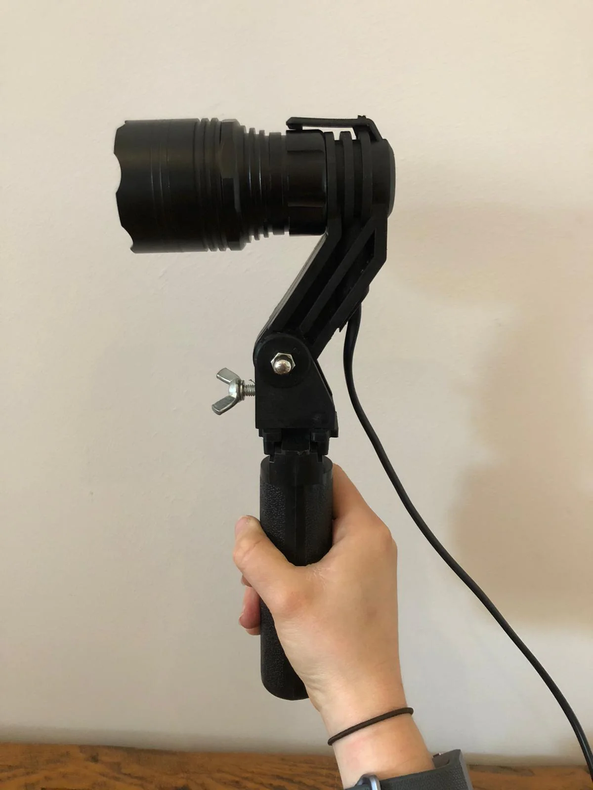 LED Handheld and Scope Mounted Lamp 300m+ - Image 25